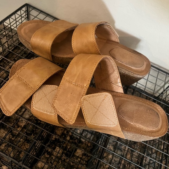 Cork Platform Wedge Sandal with Velcro adjustable straps - Picture 5 of 6